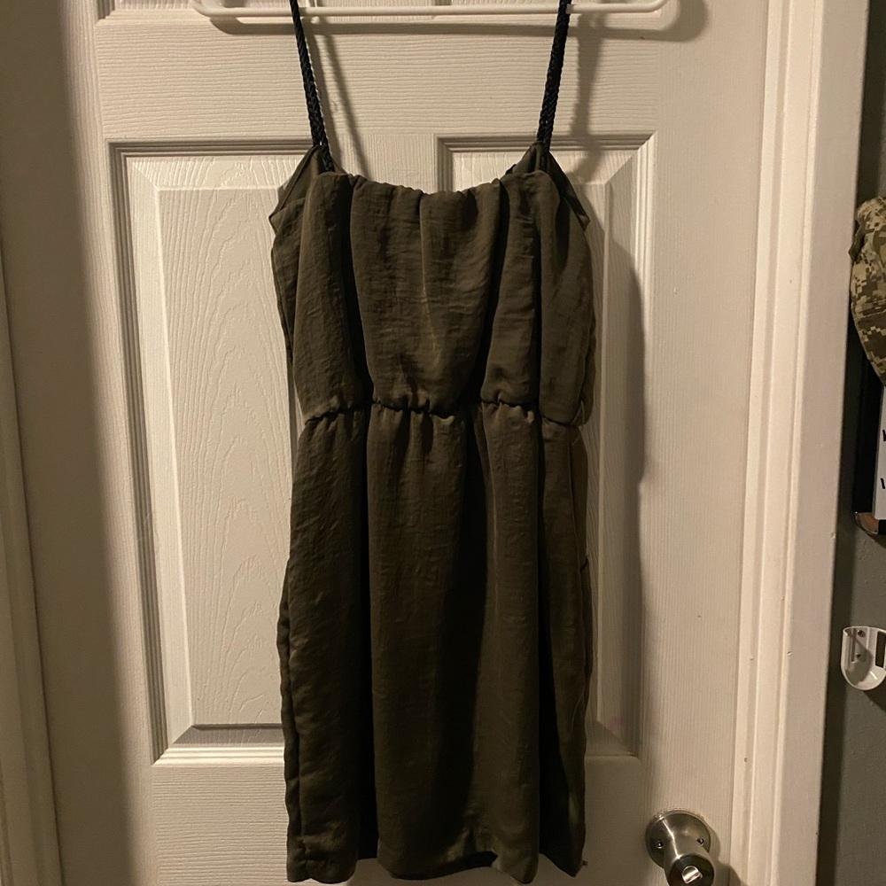 Green drop dress with pockets